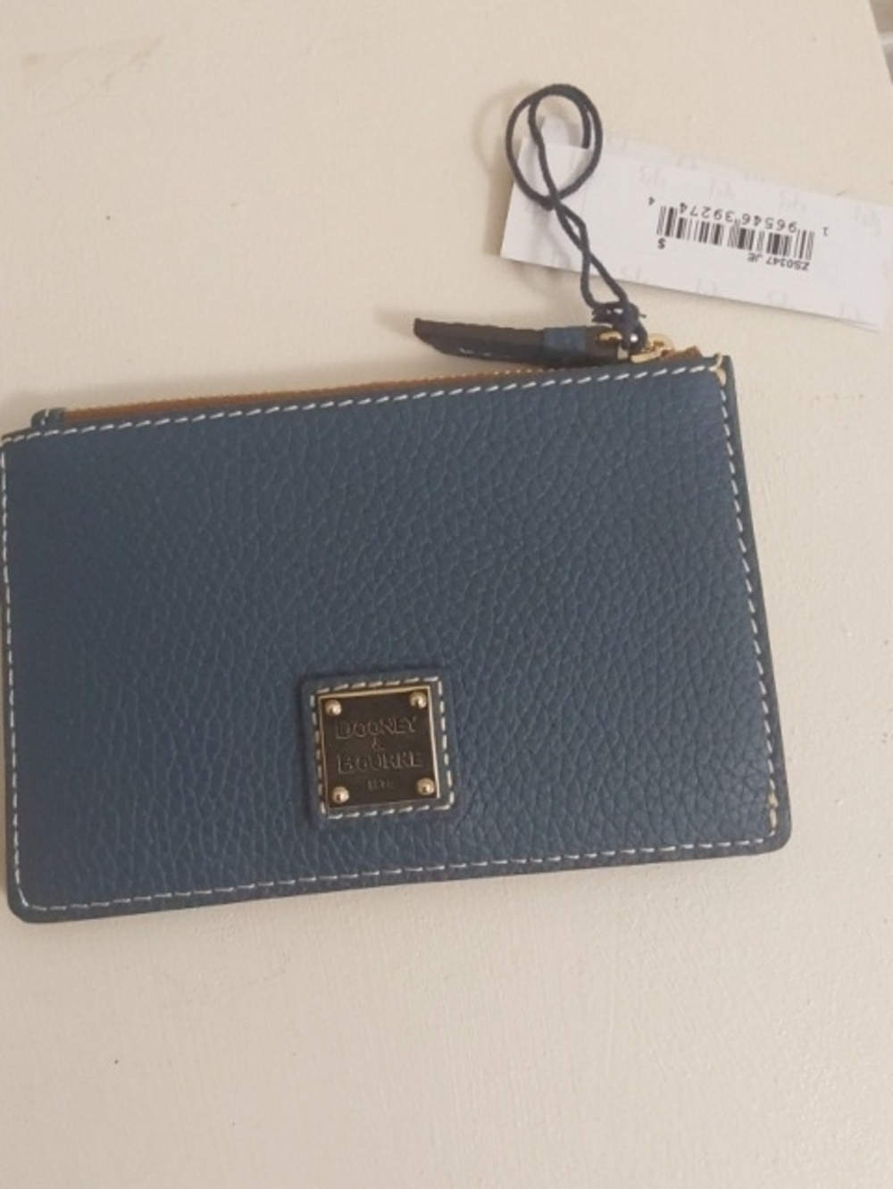 NWT Dooney & Bourke Teal Pebbled Leather Zip Card Case with Gold Plaque
